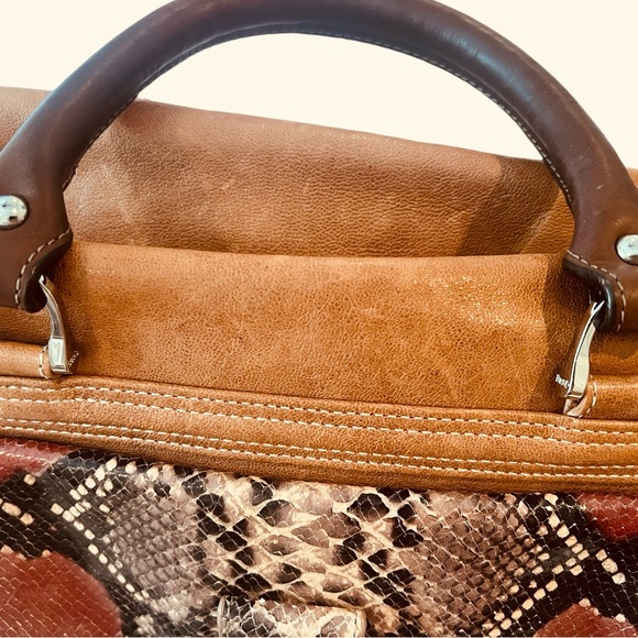 BE & D crossbody/satchel with python skin accents series #44982 Rare!! - Picture 3 of 16